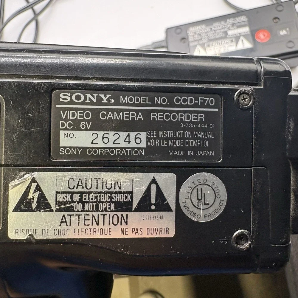Sony CCD-F70 Camcorder, Hard Shell Case, Accessories VTG Video 8 NTSC Video READ